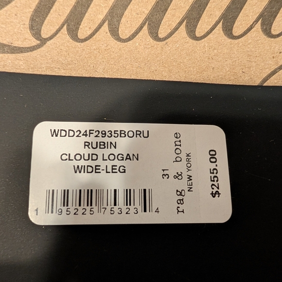 Rag & Bone® Logan Mid-Rise Blue Jeans - Picture 13 of 16